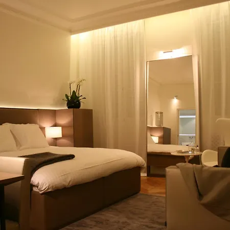 Cirque Deluxe Studio Apartment-2