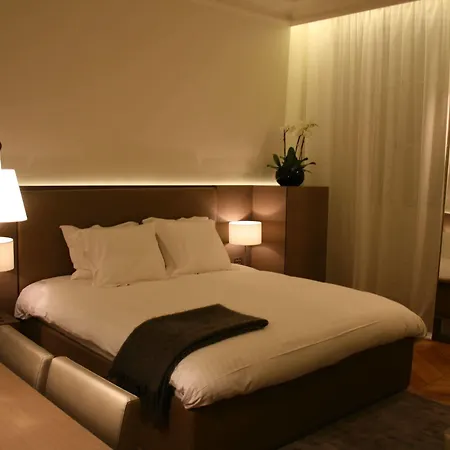 Cirque Deluxe Studio Apartment-3