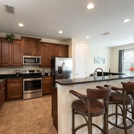 Wilmington Loop 6 Bedroom Luxury Villa With Pool And Spa-2