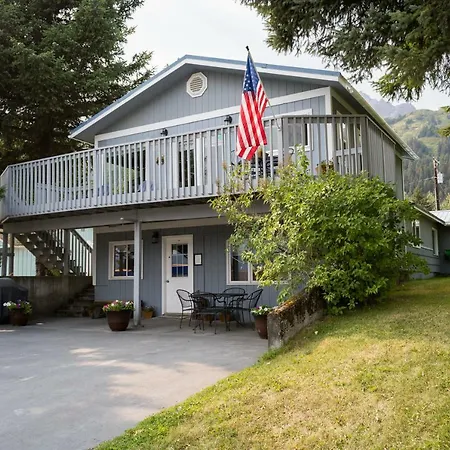 Bears Den Alaska Lodging-2