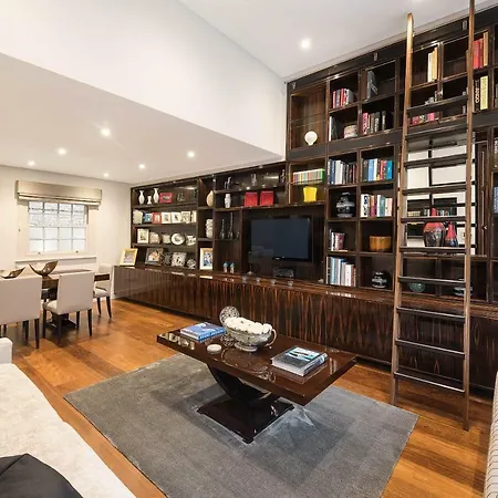 Knightsbridge Mews House Private Mews, Harrods & Parking Included-2