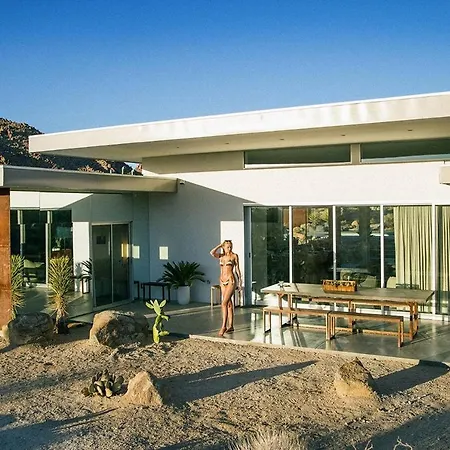 Skyhouse-2