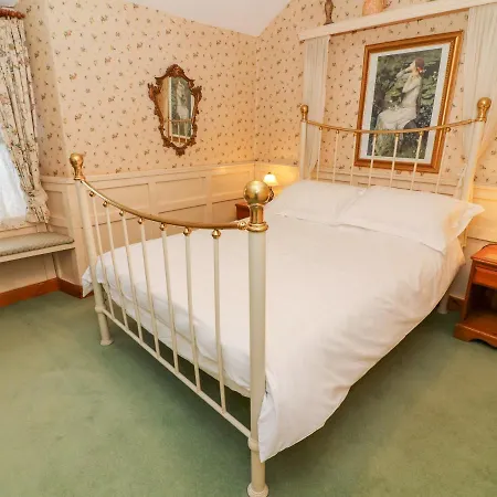 Old Codgers Cottage-3