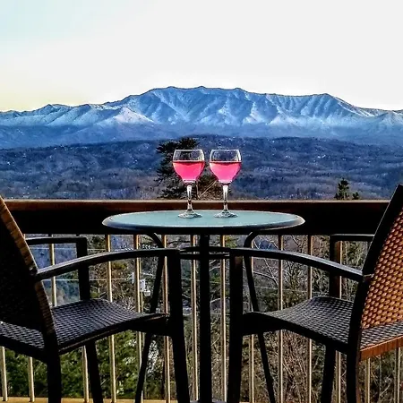 Smoky Mountain Serenity, Amazing Mountain Views 560 Free Tickets Each Paid Day!-3