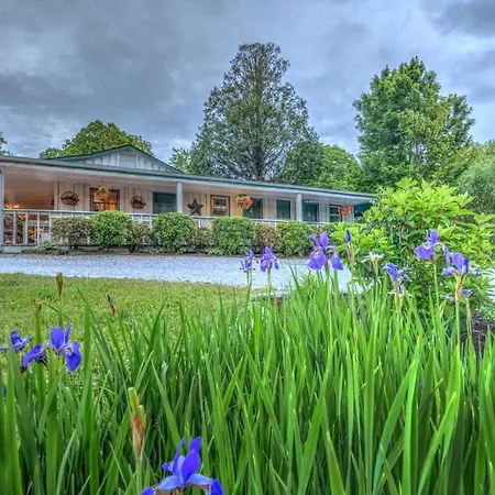 Linville Falls Lodge & Cottages-3