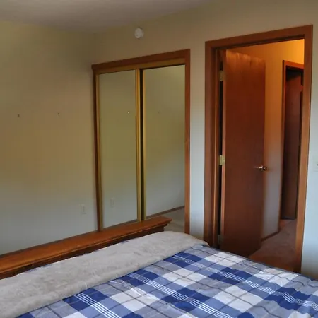 Bitterbrush - 400 Fairview Boulevard - Very Close To Diamond Peak And Beaches - Wstr21-0086 - Tax Id W4900 - Max 7 People, 2 Cars Parking In Carports-3