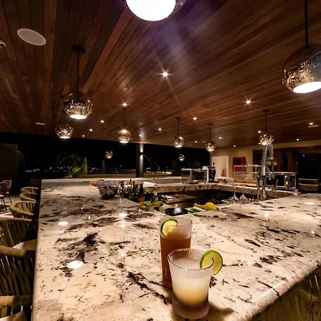 Singular Joy Vacation Rentals-3