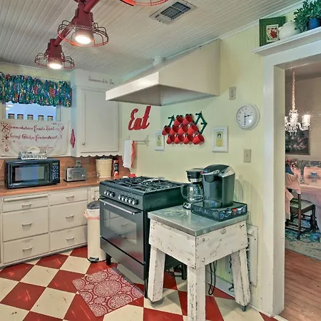 Walk To Main St Action! Spacious Historic Retreat-2