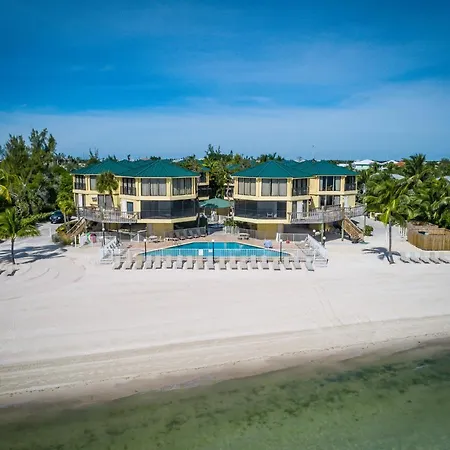 Coco Plum Beach & Tennis Club & Marina-3