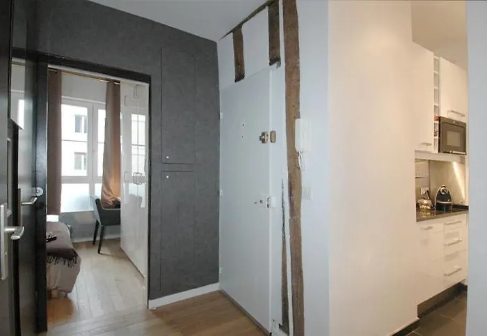 Holidaysinparis-Bourg Tibourg II