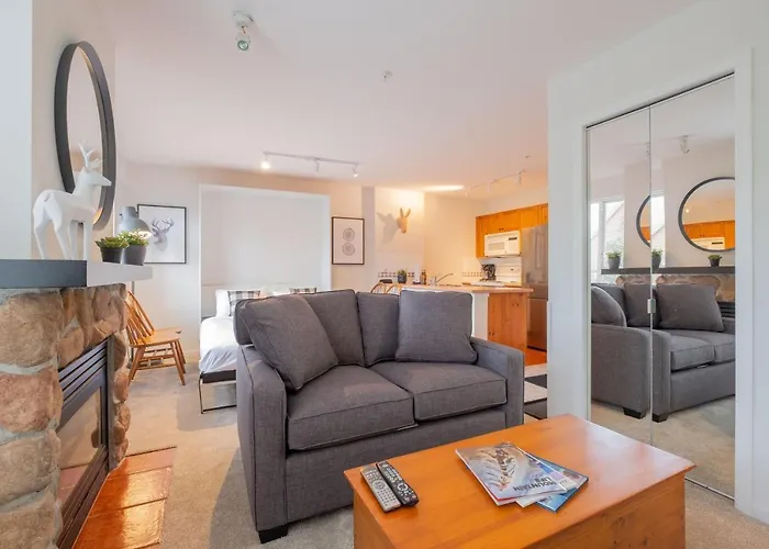 Eagle Lodge By Outpost Whistler