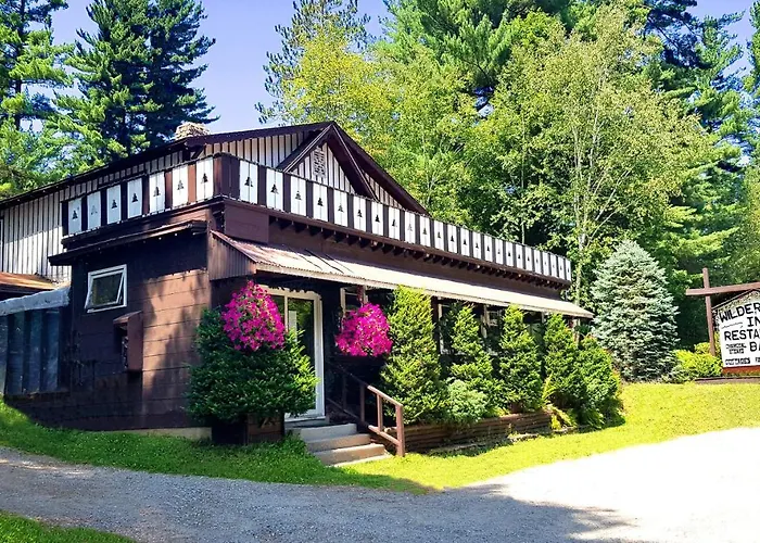 The Wilderness Inn: Chalets Wilmington