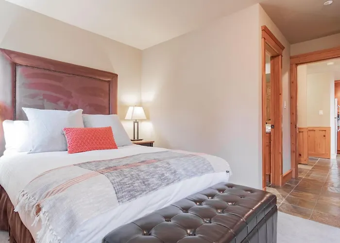 Wildwood Lodge By Outpost Whistler