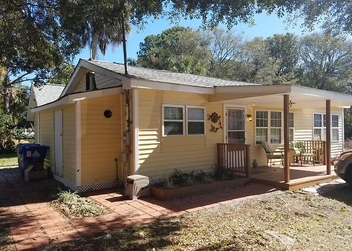 E Huron 401 Folly Beach