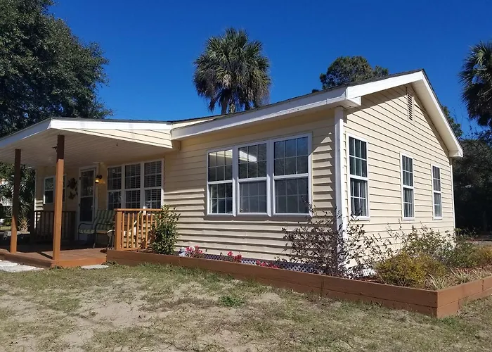 E Huron 401 Folly Beach