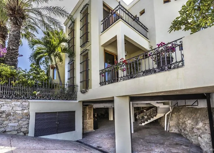 Villa Lucia Arch And Lands End Views - 4200 Sq Ft Luxury Villa Cabo San Lucas