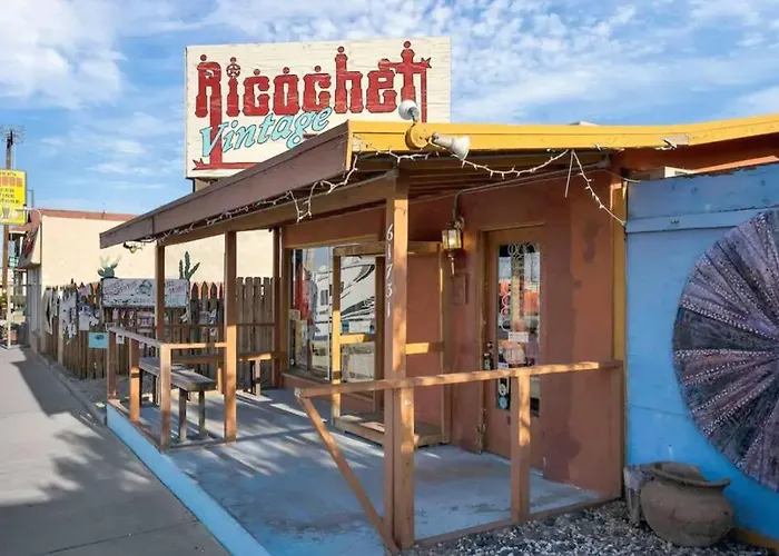 New! Jt Sunshine House Cozy, Artsy & Comfy, Dog Friendly, 3Bd Villa Joshua Tree