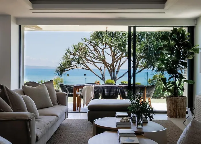 Noosa Court 4 Beachfront Bliss