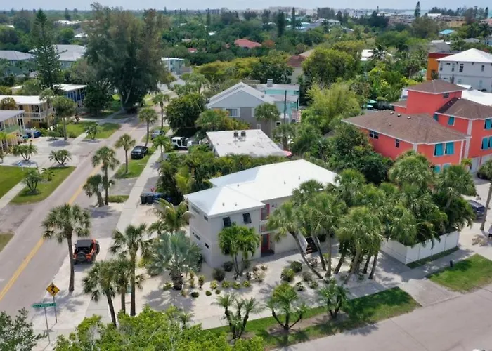 Canal Upper-Gorgeous 3 Bed 3 Bath Near Sk Village Siesta Key