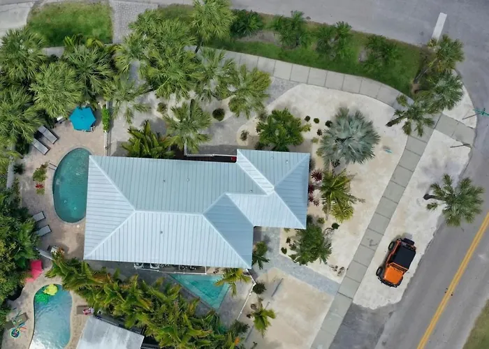 Canal Upper-Gorgeous 3 Bed 3 Bath Near Sk Village Siesta Key