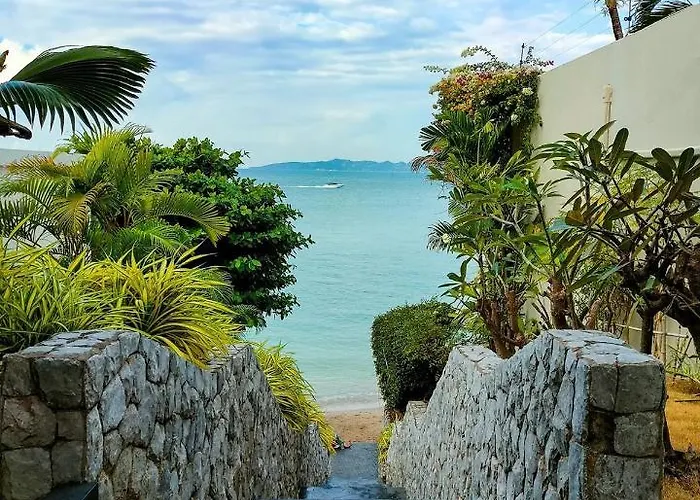 Majestic Residence Pool Villa Private Beach Pattaya