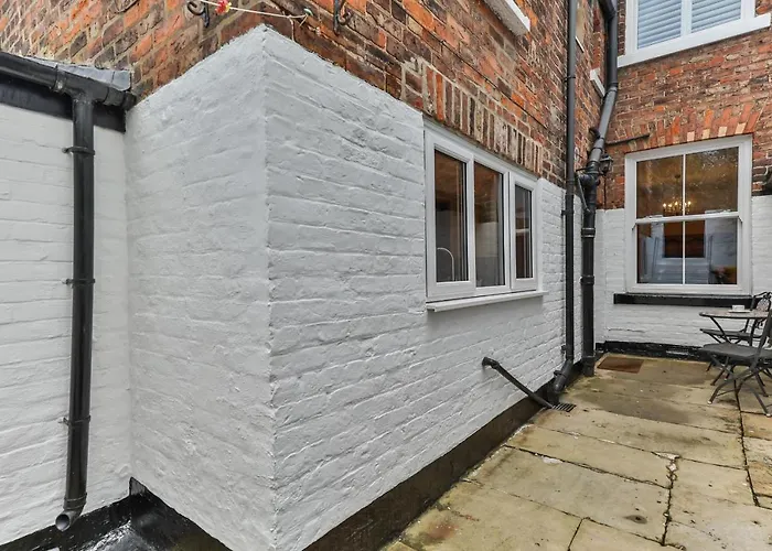 Finest Retreats - Adventure House Villa Whitby