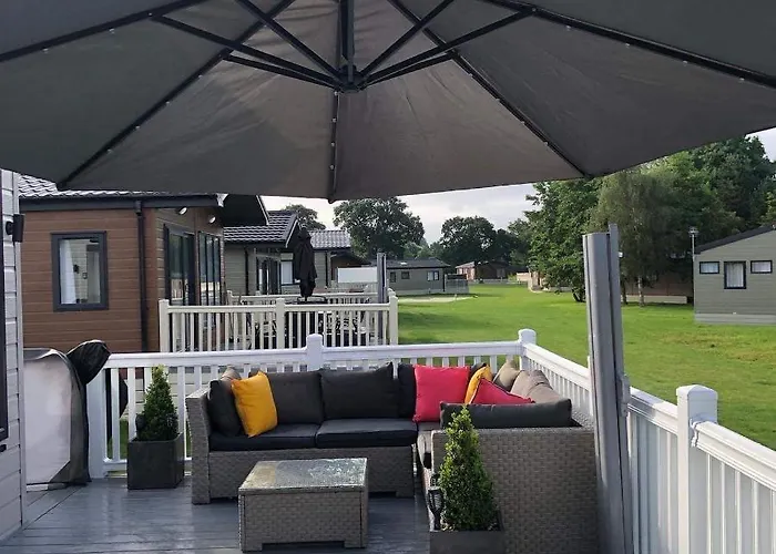 Roseberry Lodge With Hot Tub York