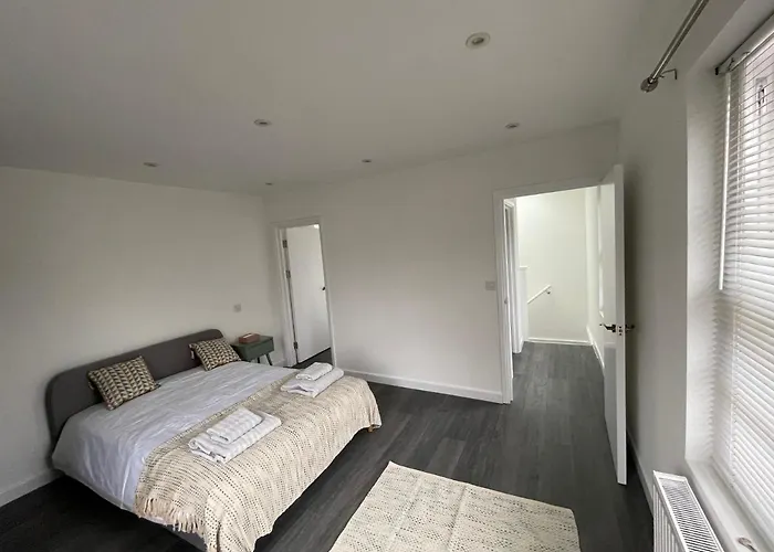 4 Islington Park Street Villa London