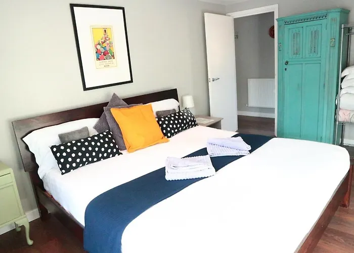 147 Knapp Road House London