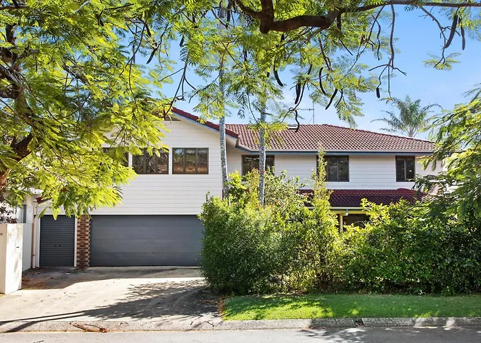 Noosa Riverfront Splendour, Ideal For Families