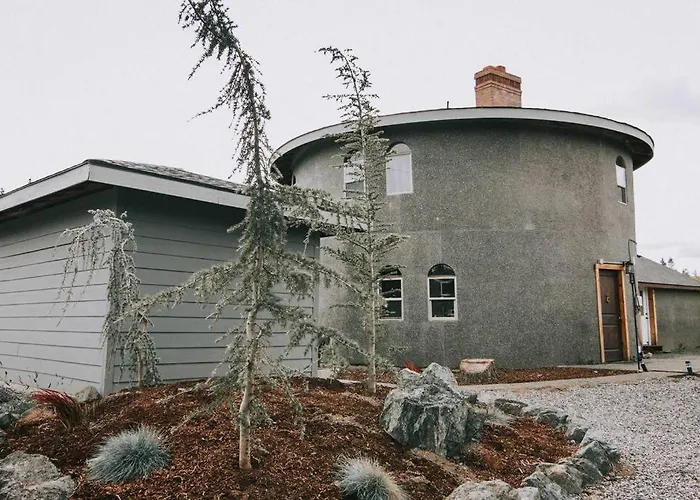 Lavender Castle Villa Sequim