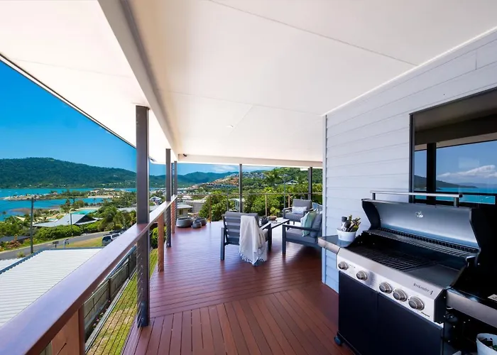 Airlie Oasis Villa Airlie Beach