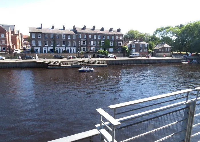 3 Emperors Wharf With Stunning River Views York