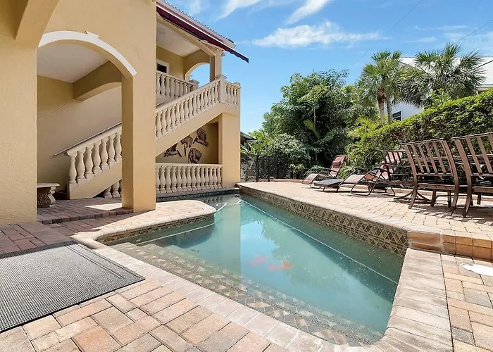 Pelican Nest Private Beach & Bay Access & Pool Englewood