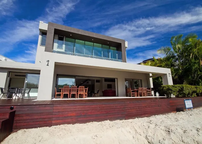 Canalfront Retreat, Private Jetty & Pool Noosa Heads