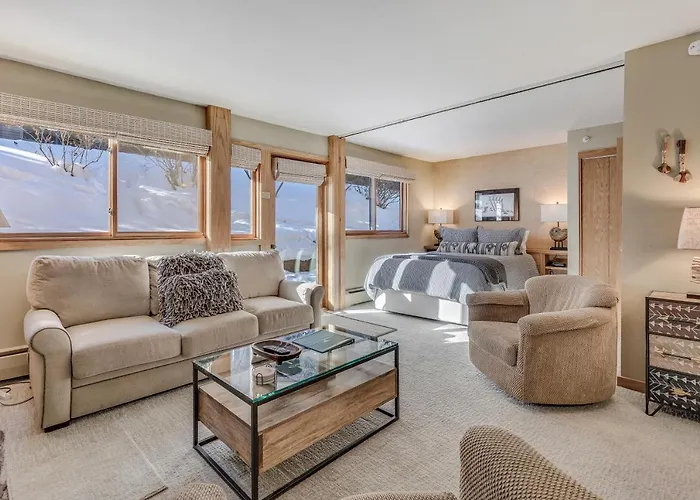 Laurelwood Condominiums 402 Snowmass Village
