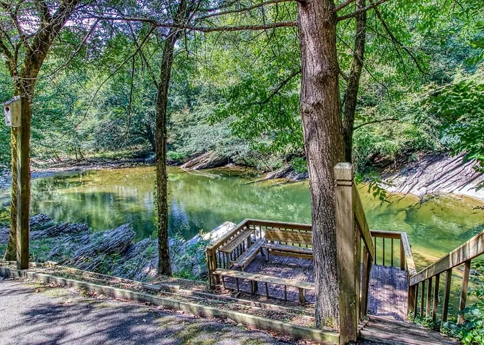 Valhalla - Private Rustic Getaway Cabin Sevierville