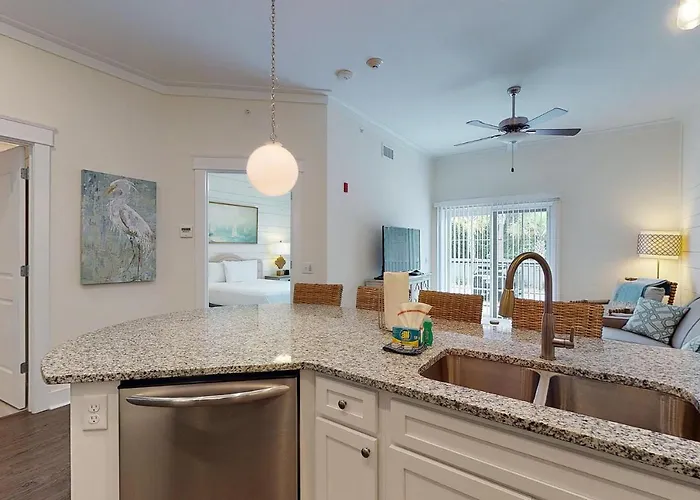 King Suite @ 400 Ocean Suites St. Simons Island