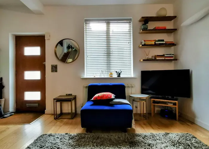Beautiful Central Townhouse W/ Parking For 2 Cars Brighton