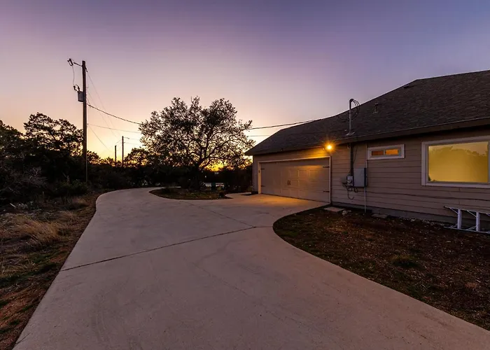 Hilltop Hideaway-Rest, Relax, Reconnect! New Braunfels