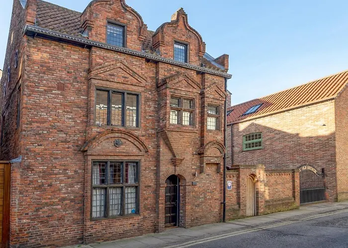 The Dutch House Villa York