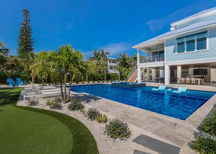 The Willow Inn: Huge Pool, Game Room, One Block To Beach By Anna Maria Life Vacation Rentals