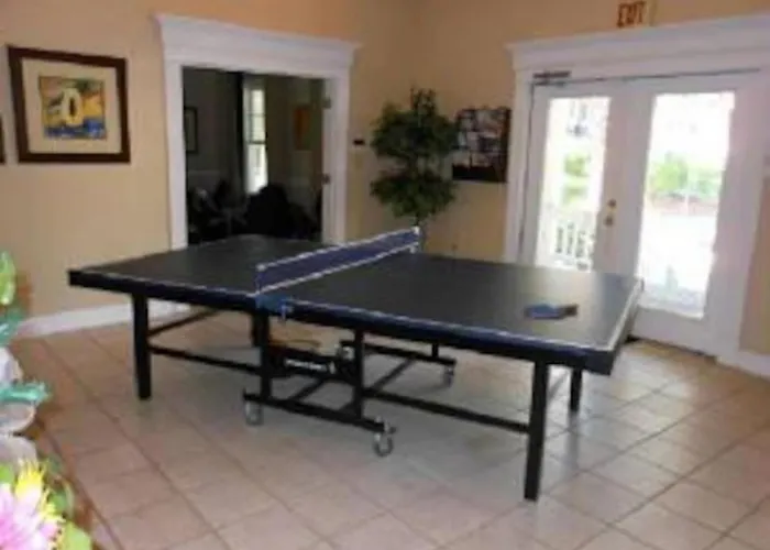 Q4 Professionally Decorated Upstairs Beautiful Soothing Colors Close To Back Pool St. Simons Island