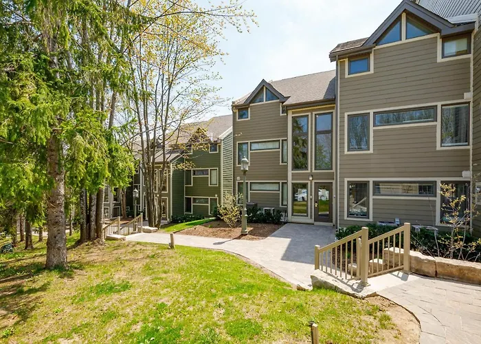 Modern Mountainside Ski In Ski Out 87111 Blue Mountains