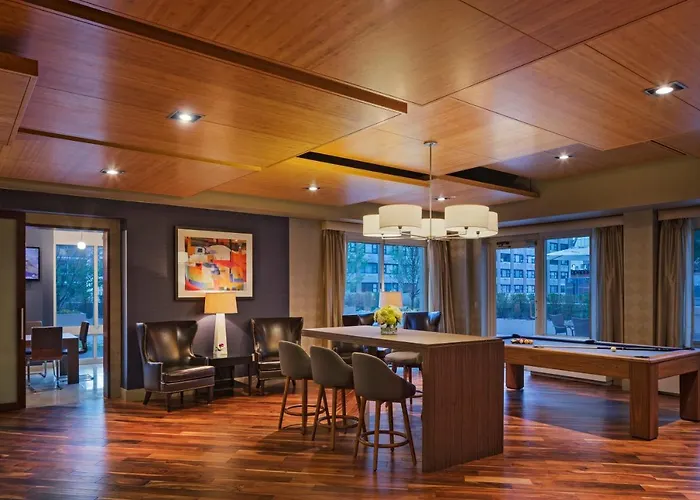 Global Luxury Suites At The Marc New York