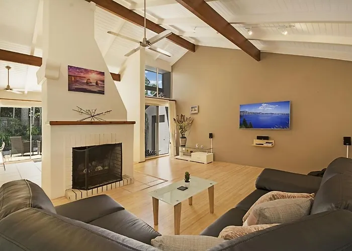 8 Key Court Noosa Heads Villa