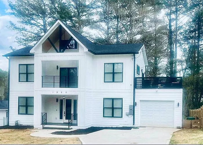 1966-Huge 4Br W/Rooftop Veranda Decatur