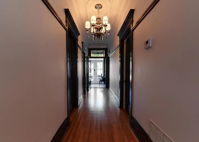 Villa Dante By Denstays Montreal