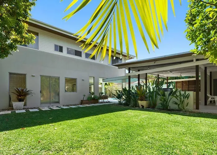 Witta Circle - Walk To Hastings St & Noosa Beach