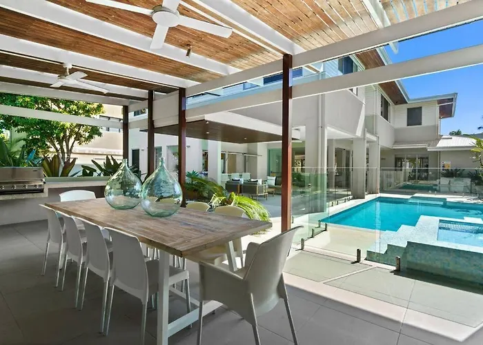 Witta Circle - Walk To Hastings St & Noosa Beach